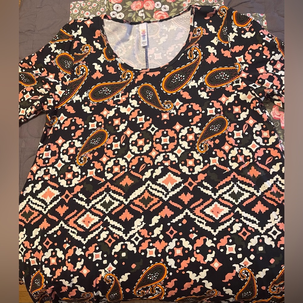LuLaRoe Perfectly-T - Picture 2 of 3